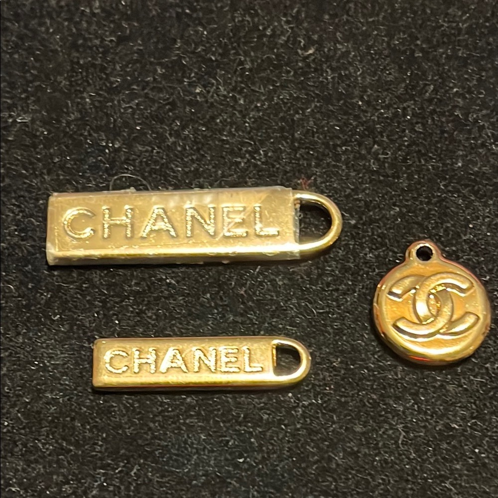 Shanel CC Gold Logo Pull Zippers - Picture 1 of 17